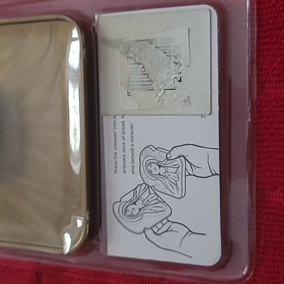 [NWT] Fred HOLY TOAST! Miracle Bread Stamper - Funny Novelty Gift - Picture 8 of 15